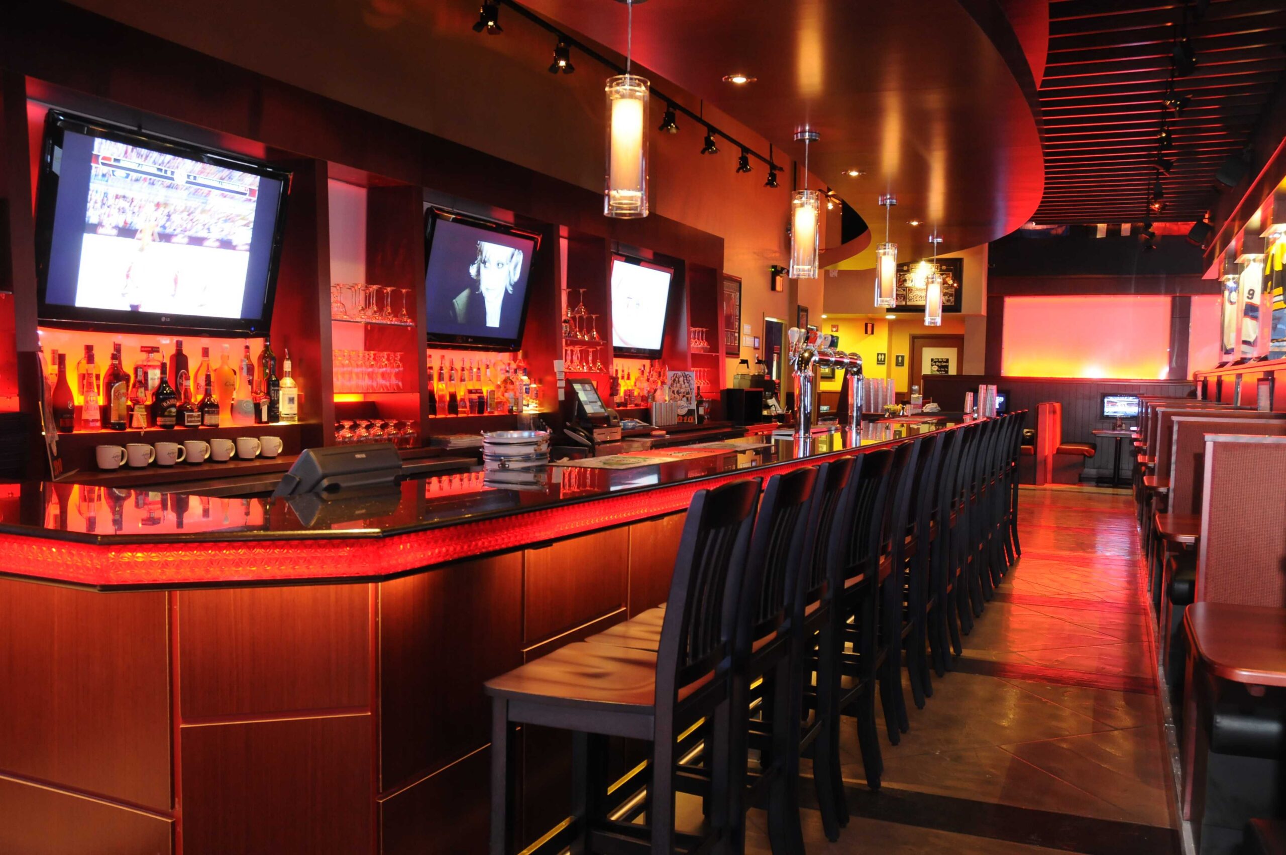 AllStar Wings & Ribs interior shot of Vaughan, ON location